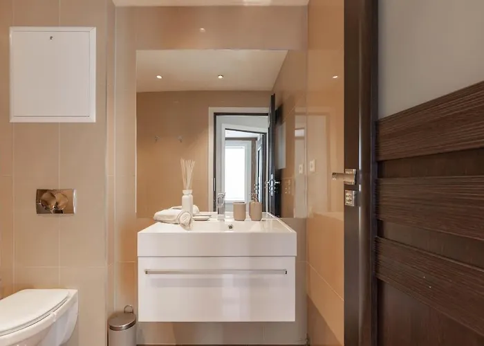 Dinbnb L 600 M To Bryggen L 3-story House L New In 2023 度假居 卑爾根