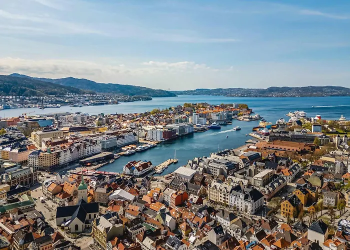 Dinbnb L 600 M To Bryggen L 3-story House L New In 2023 Tatil Evi Bergen